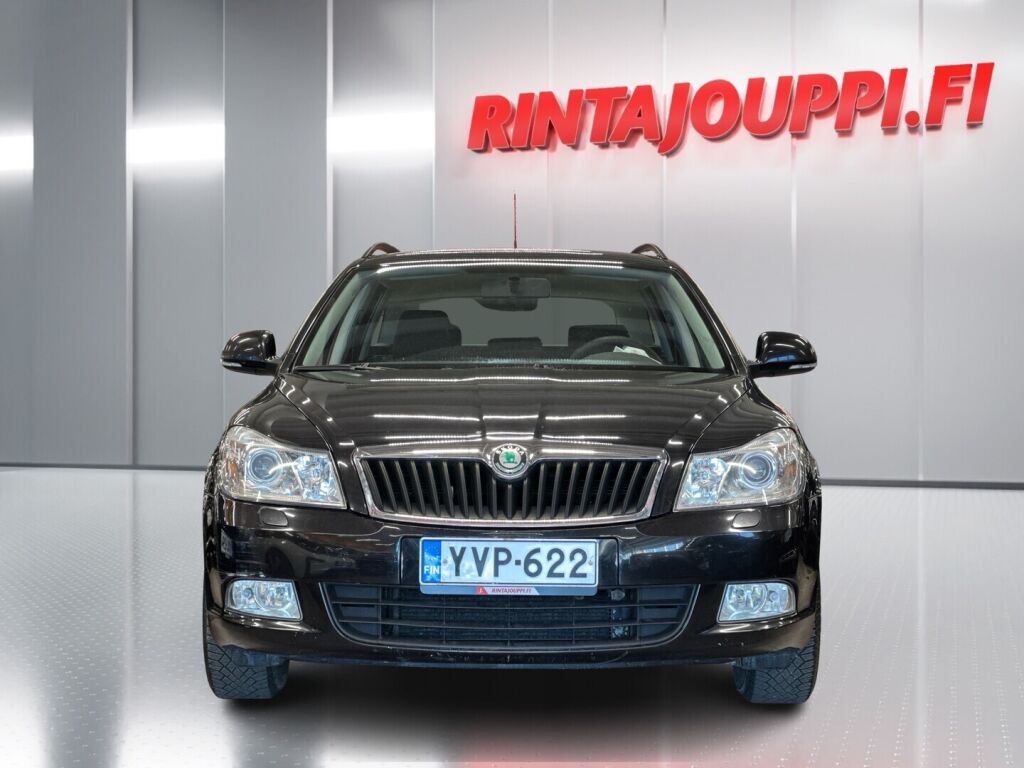 Skoda Octavia 2010 Musta