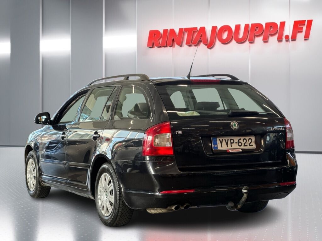 Skoda Octavia 2010 Musta