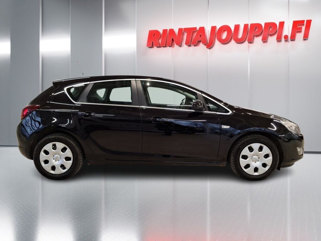 Opel Astra 2010 Musta