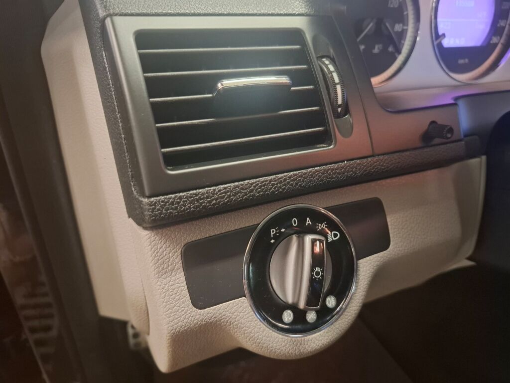 Mercedes-Benz C 2008 Musta