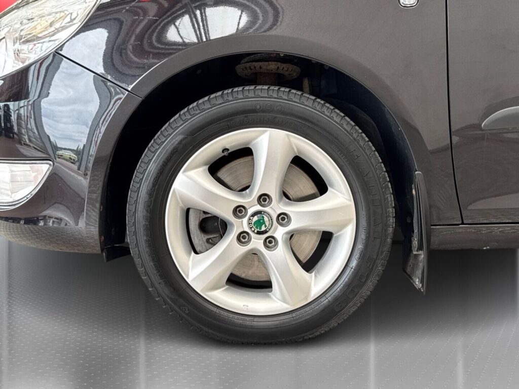 Skoda Fabia 2010 Musta