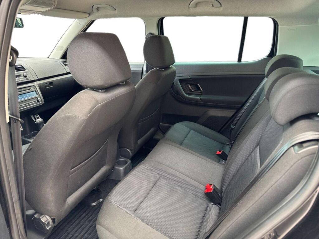 Skoda Fabia 2010 Musta