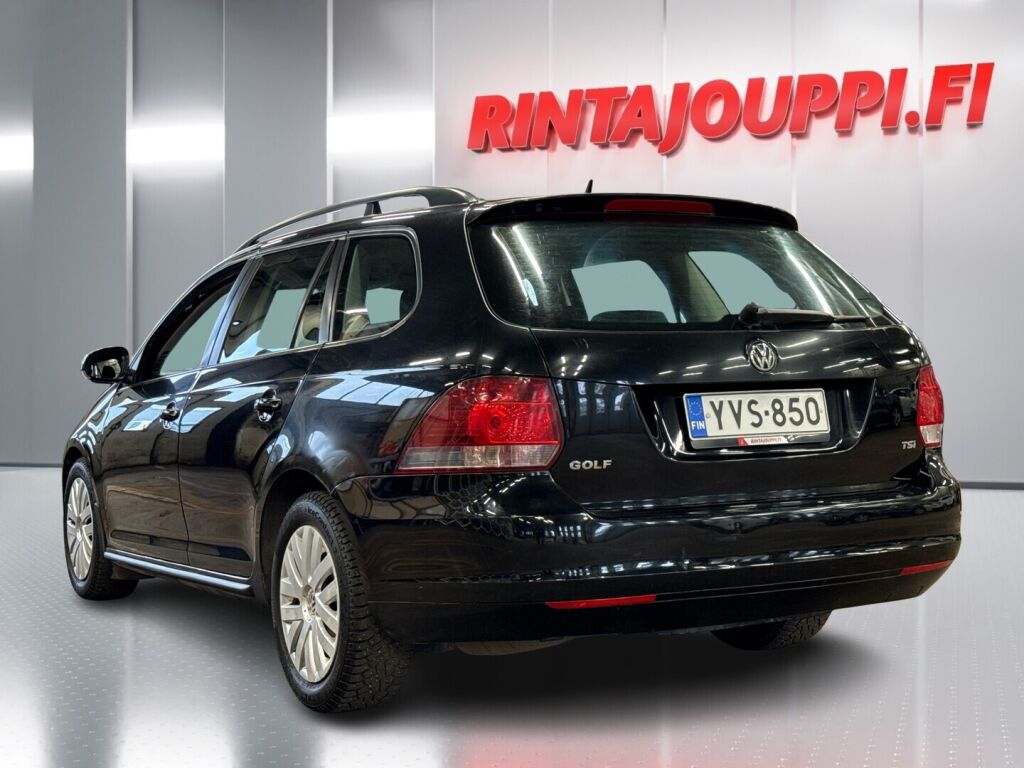 Volkswagen Golf 2010 Musta