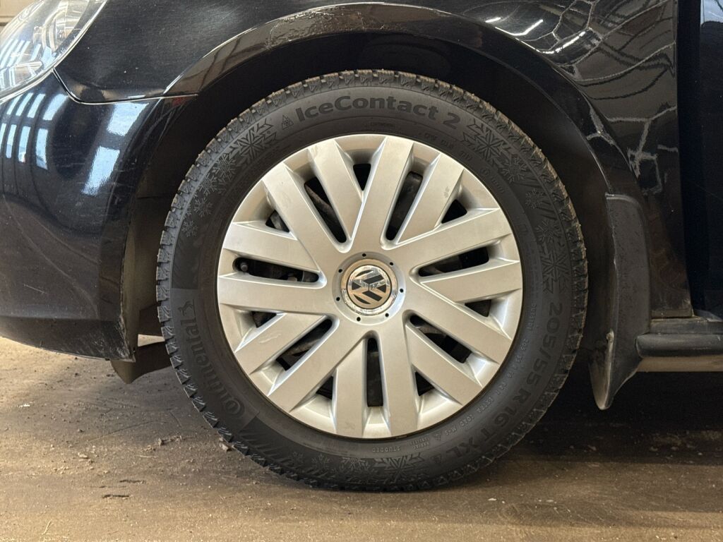 Volkswagen Golf 2010 Musta