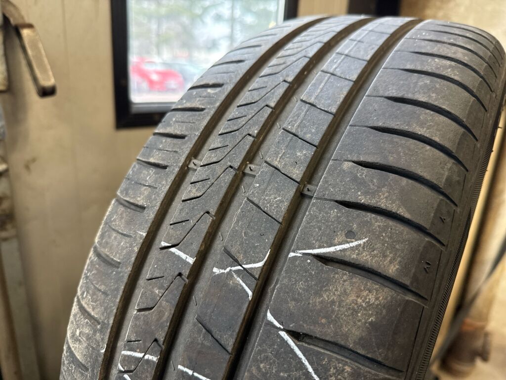 Volkswagen Golf 2010 Musta