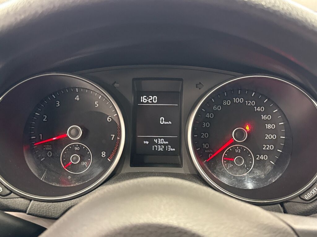 Volkswagen Golf 2010 Musta