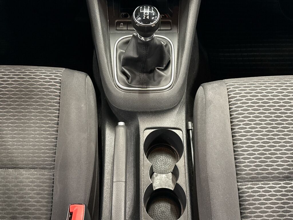 Volkswagen Golf 2010 Musta