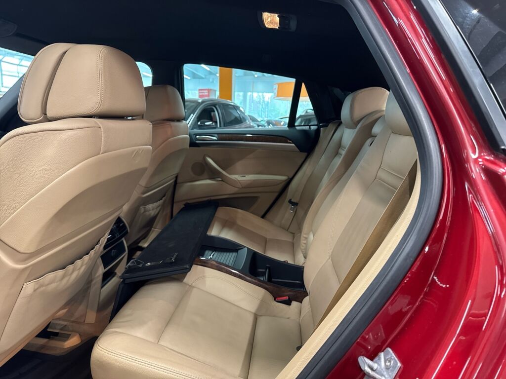 BMW X6 2010 Punainen