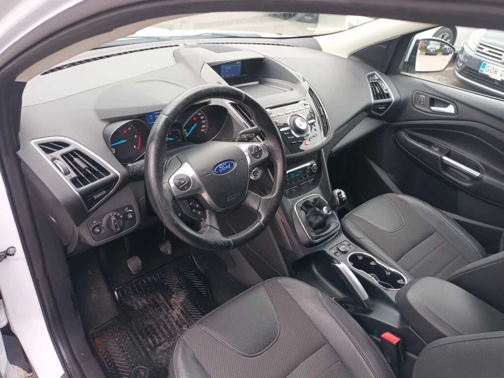 Ford Kuga 2013 Valkoinen