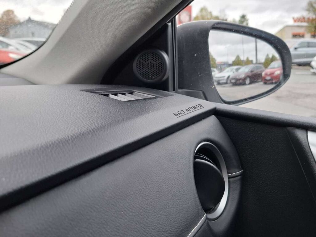 Toyota Auris 2013 Valkoinen