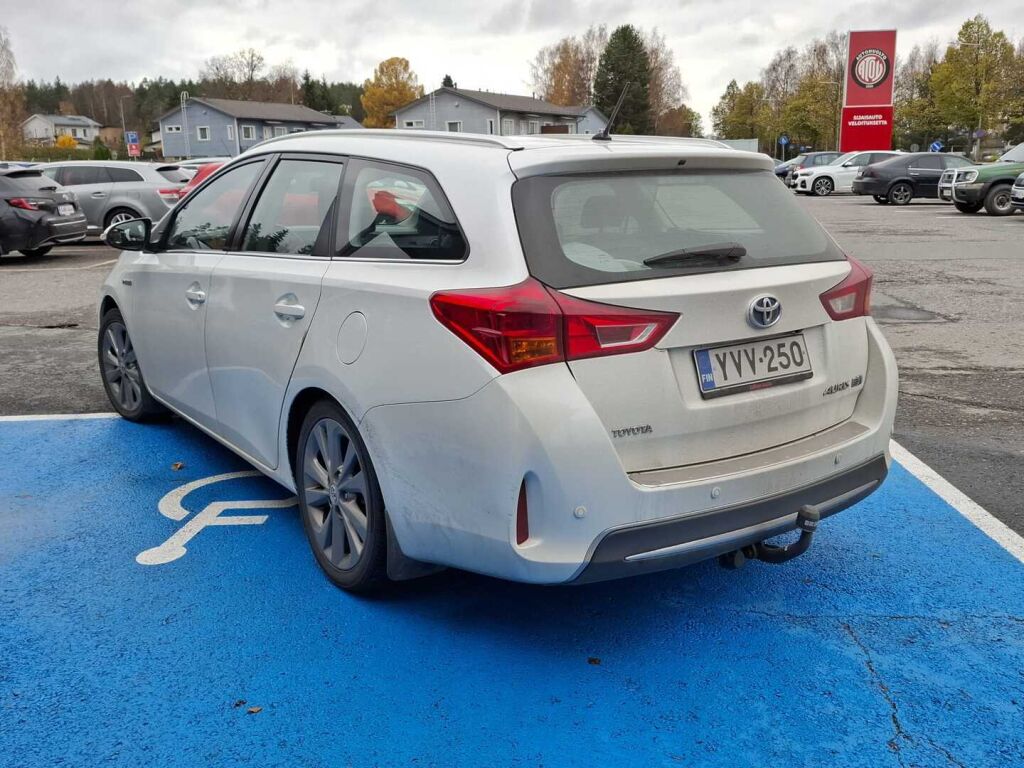 Toyota Auris 2013 Valkoinen