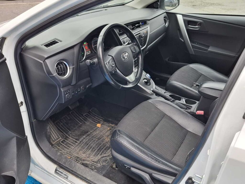 Toyota Auris 2013 Valkoinen