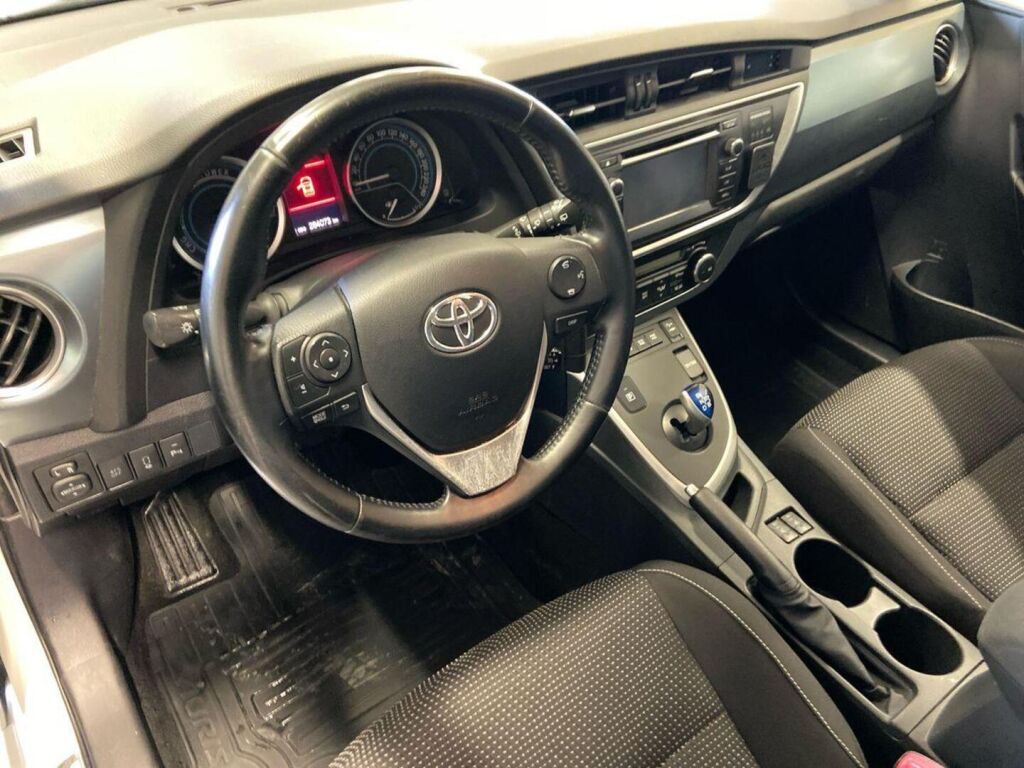 Toyota Auris 2013 Valkoinen