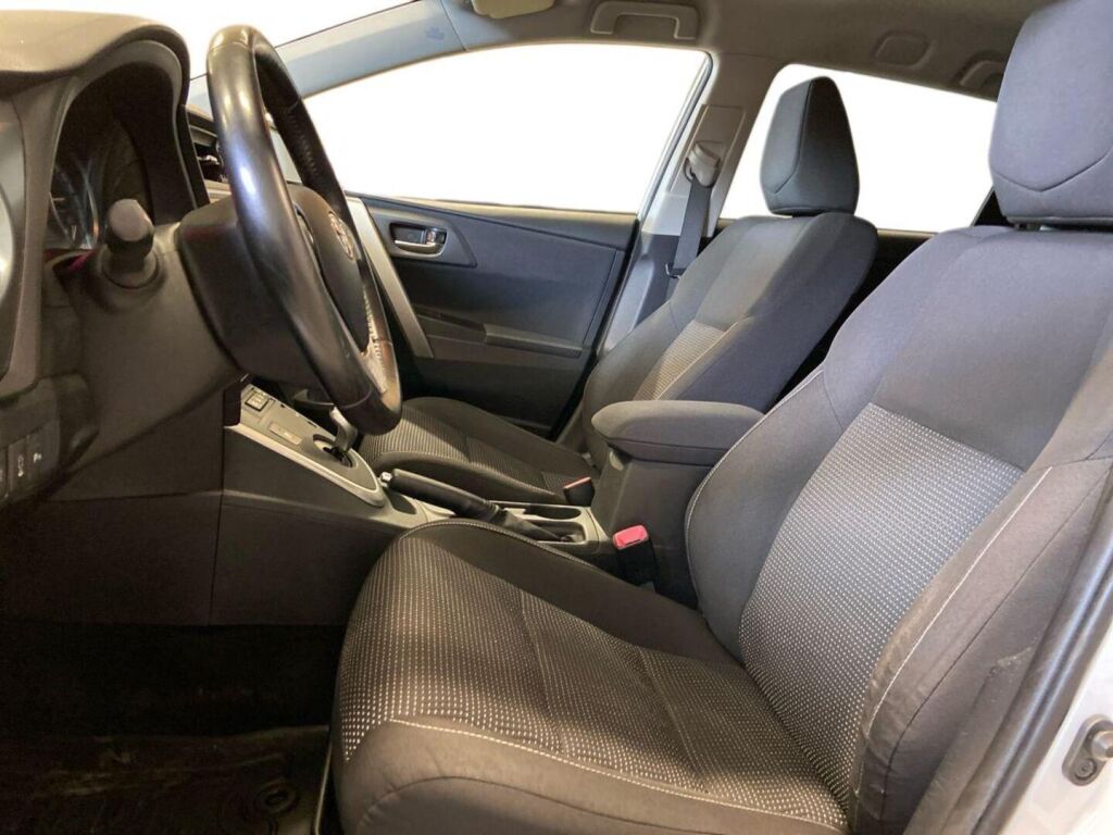 Toyota Auris 2013 Valkoinen