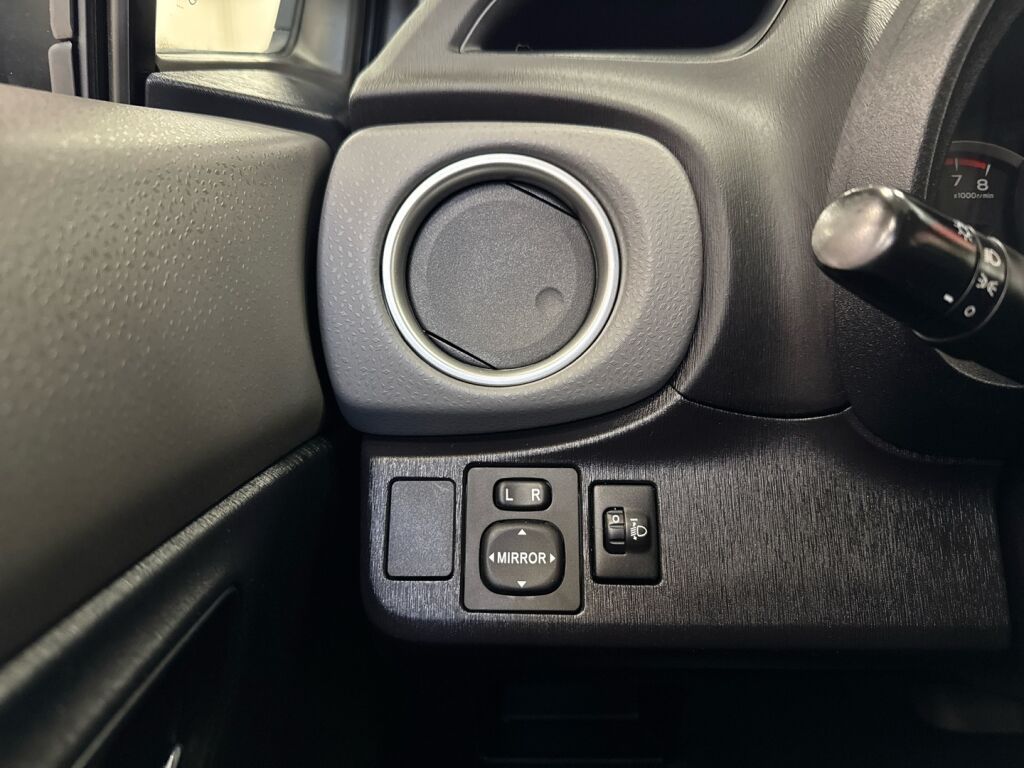 Toyota Yaris 2014 Hopea