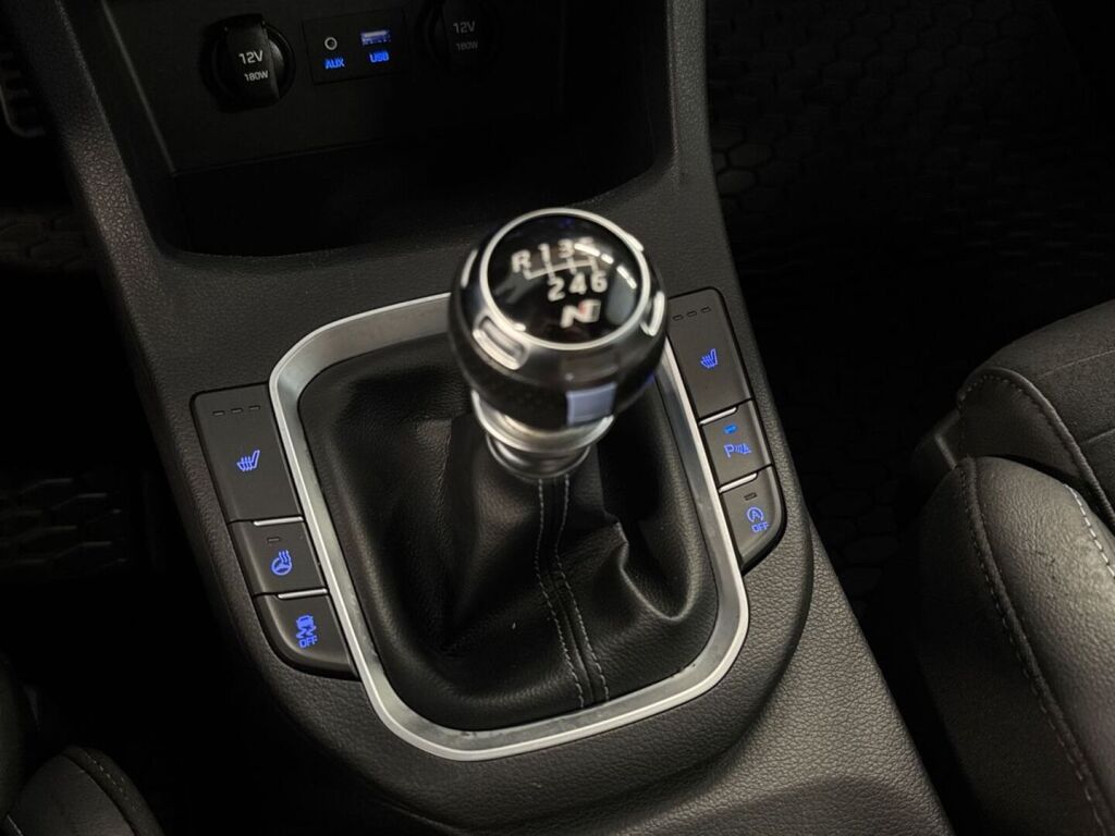 Hyundai i30 5d 2019 Punainen