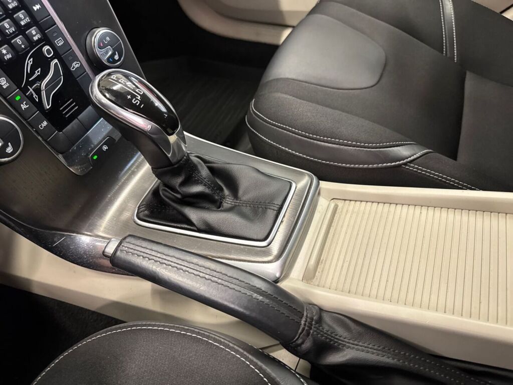 Volvo V40 2013 Harmaa