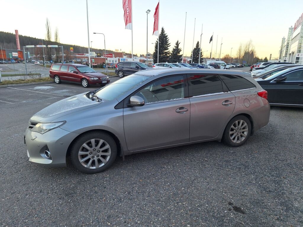 Toyota Auris 2013 Harmaa