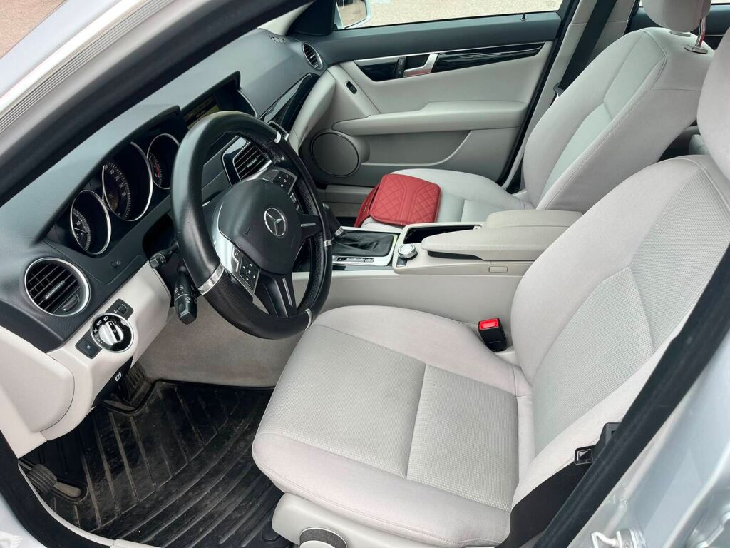 Mercedes-Benz C 2011 Harmaa