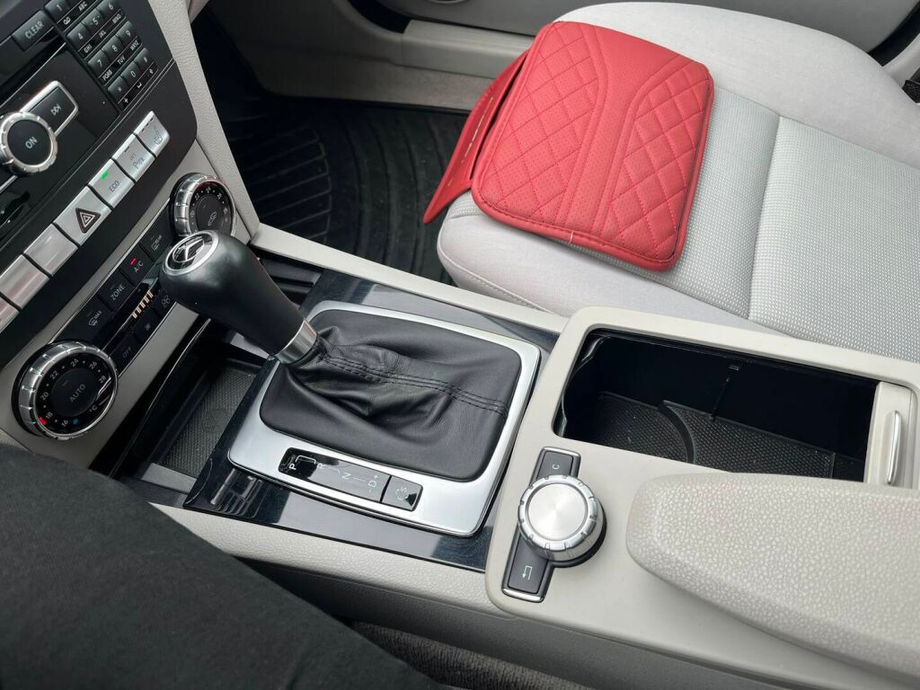 Mercedes-Benz C 2011 Harmaa