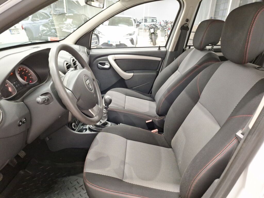 Dacia Duster 2013 Valkoinen