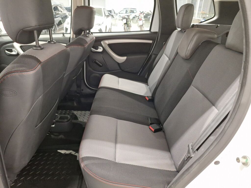 Dacia Duster 2013 Valkoinen