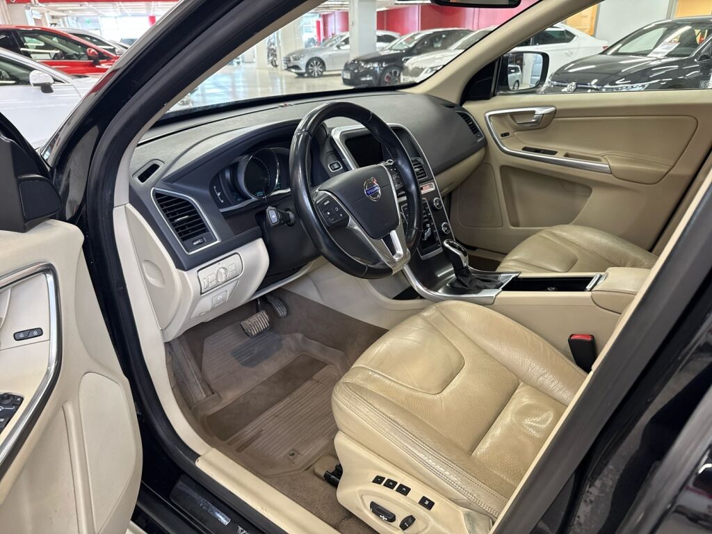 Volvo XC60 2013 Musta