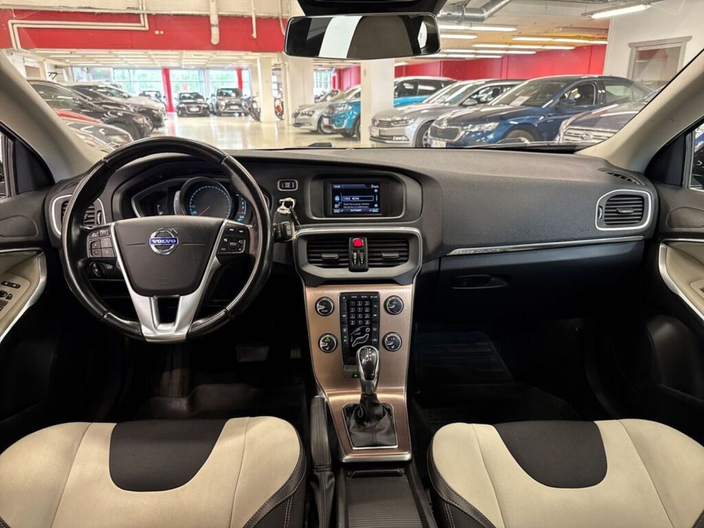 Volvo V40 Cross Country 2013 Harmaa