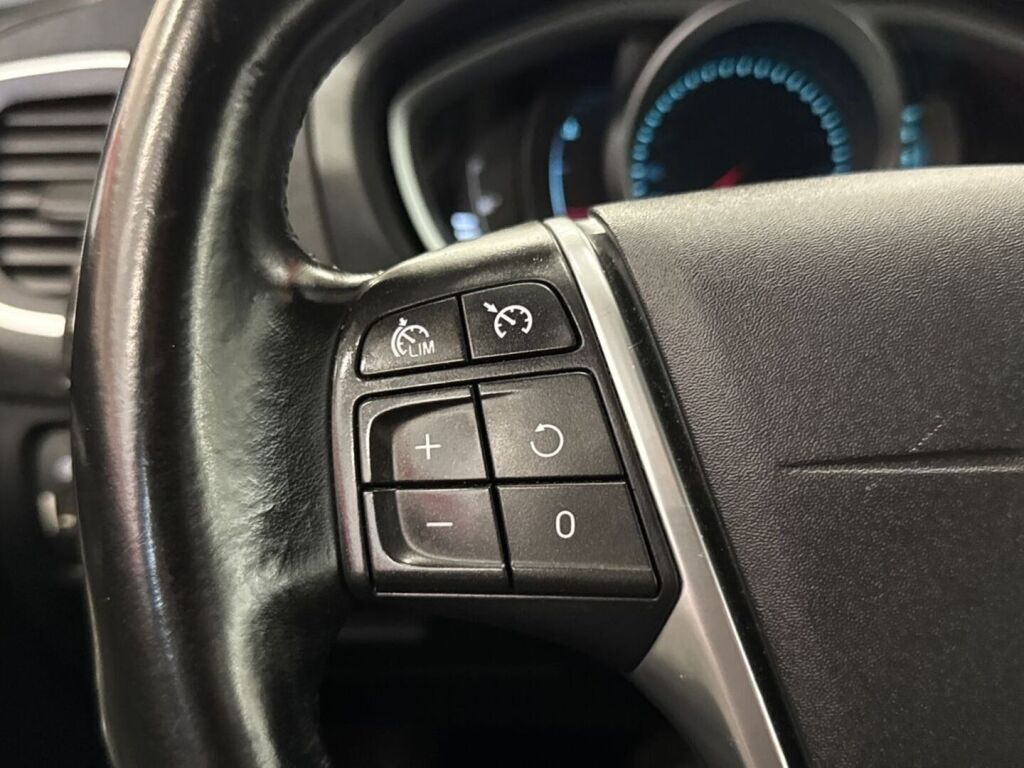 Volvo V40 Cross Country 2013 Harmaa