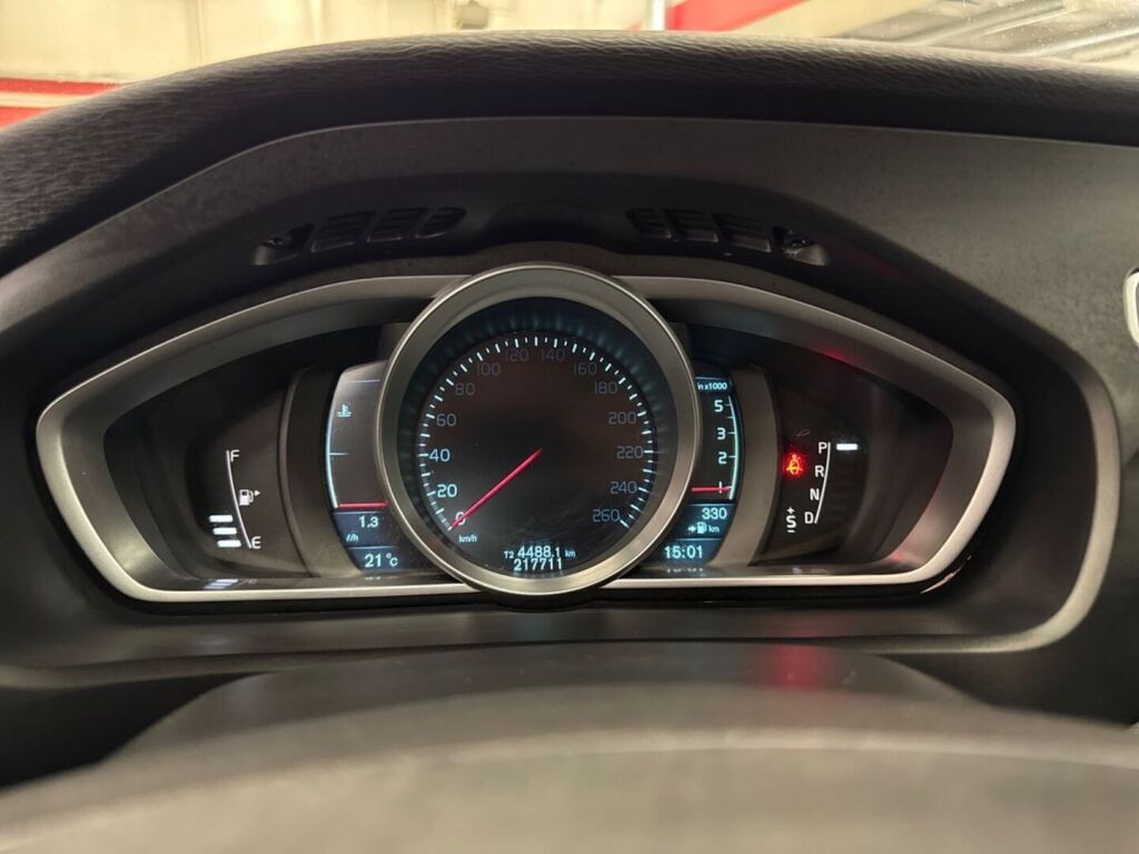Volvo V40 Cross Country 2013 Harmaa