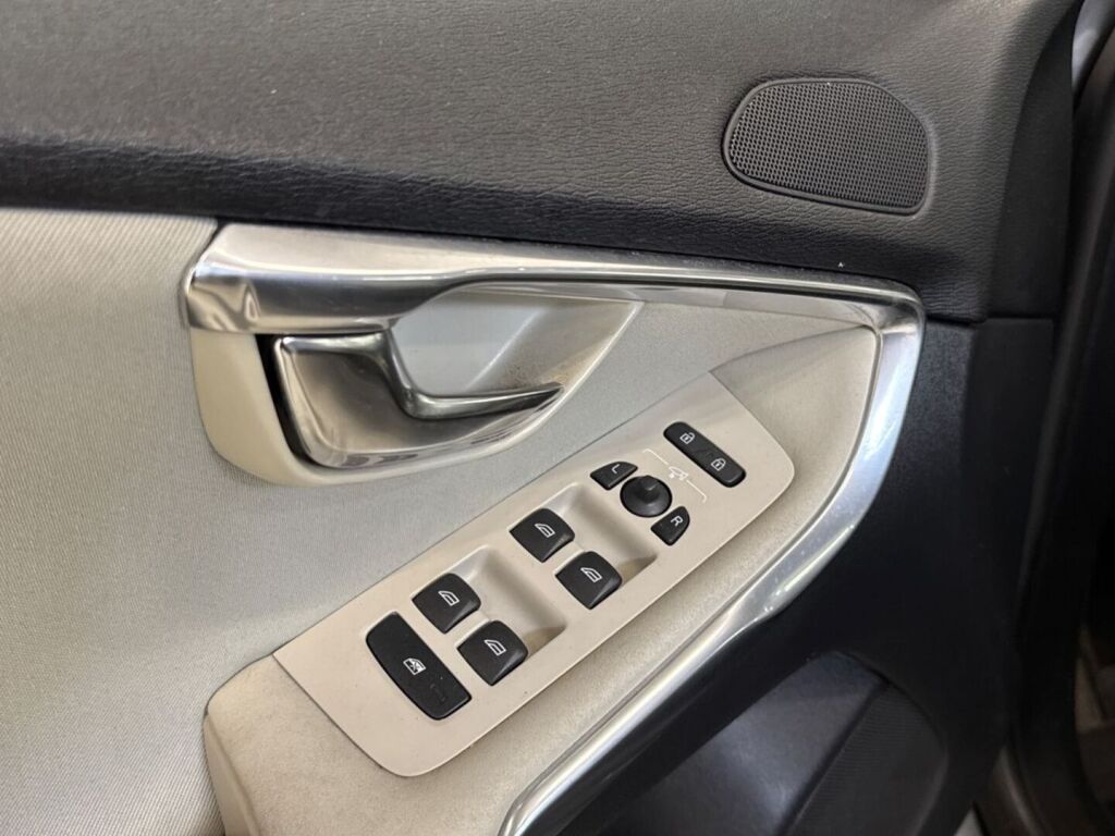 Volvo V40 Cross Country 2013 Harmaa