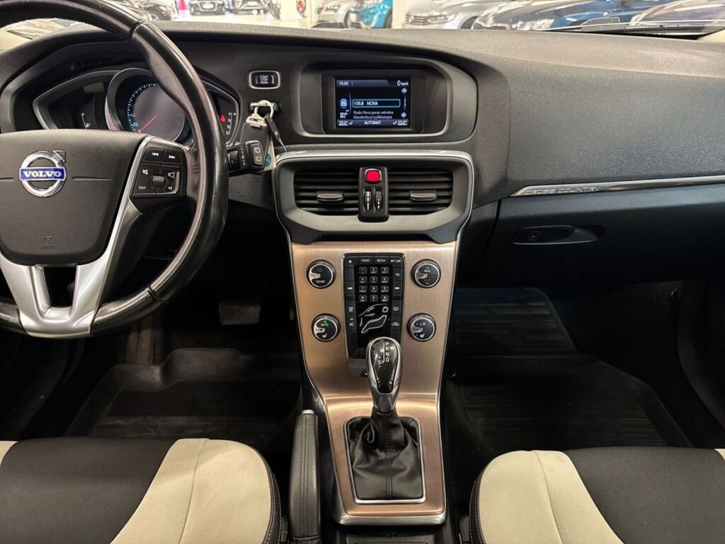 Volvo V40 Cross Country 2013 Harmaa