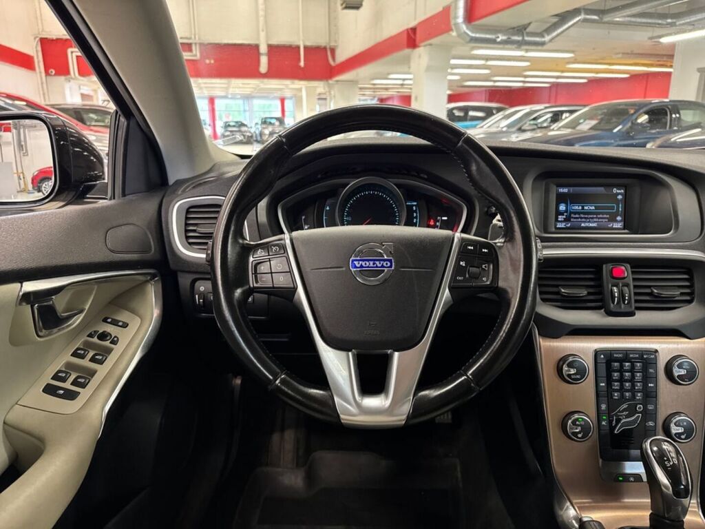 Volvo V40 Cross Country 2013 Harmaa