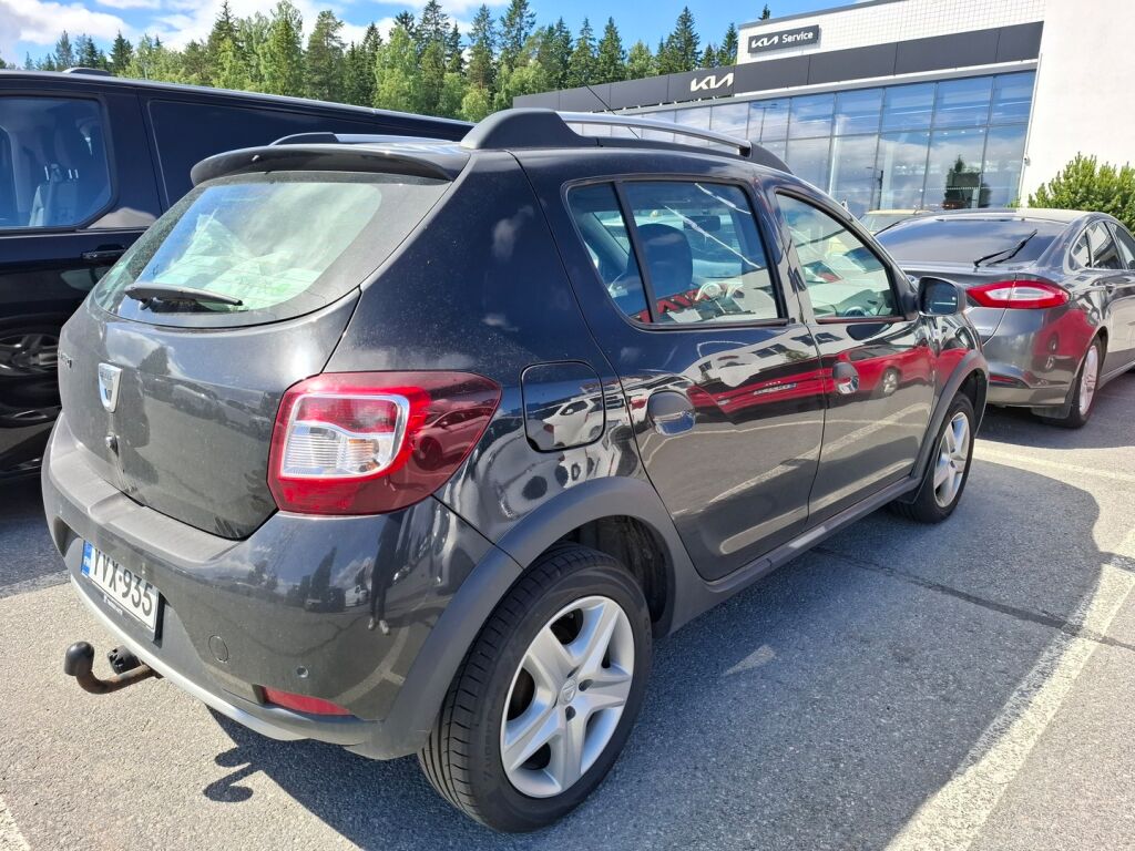 Dacia Sandero 2013 Musta
