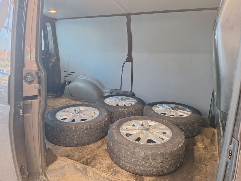 Volkswagen Transporter 2013 Ruskea (beige)