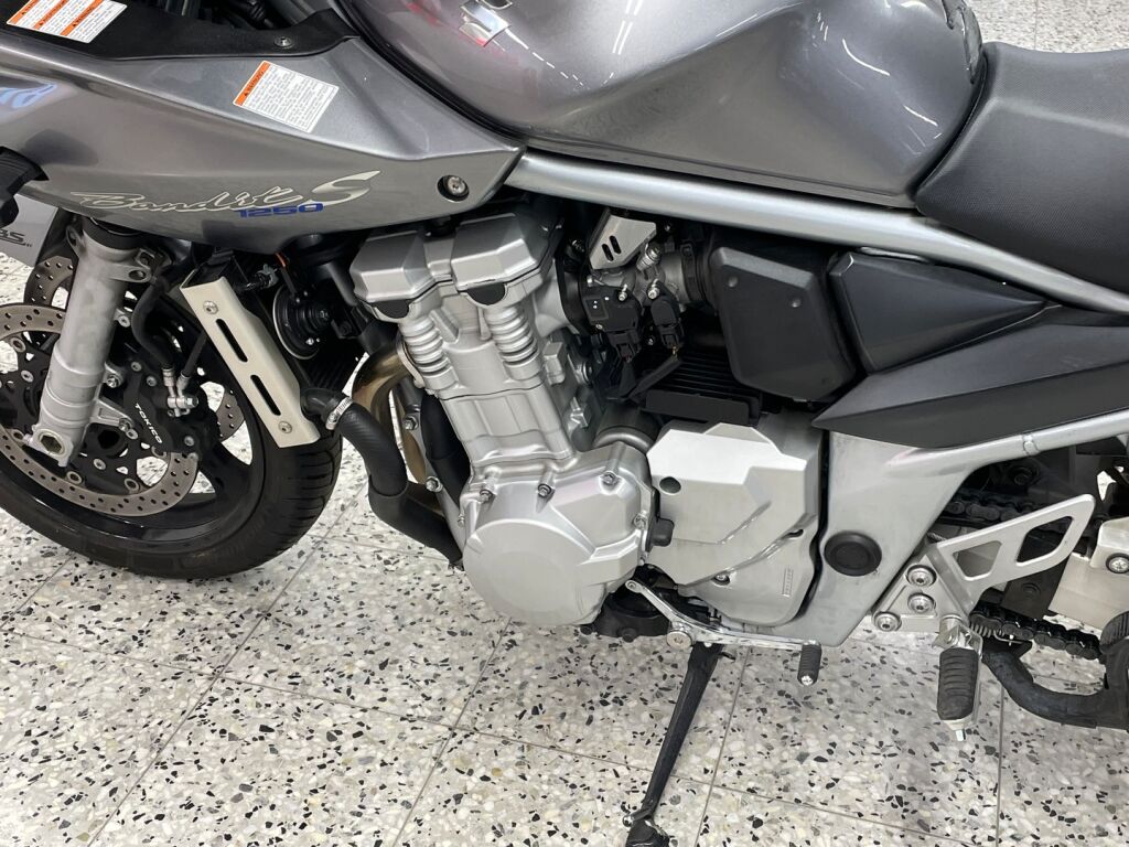 Suzuki GSF 2009 
