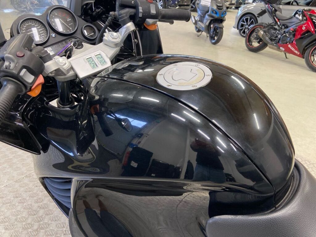 BMW K 2002 Musta