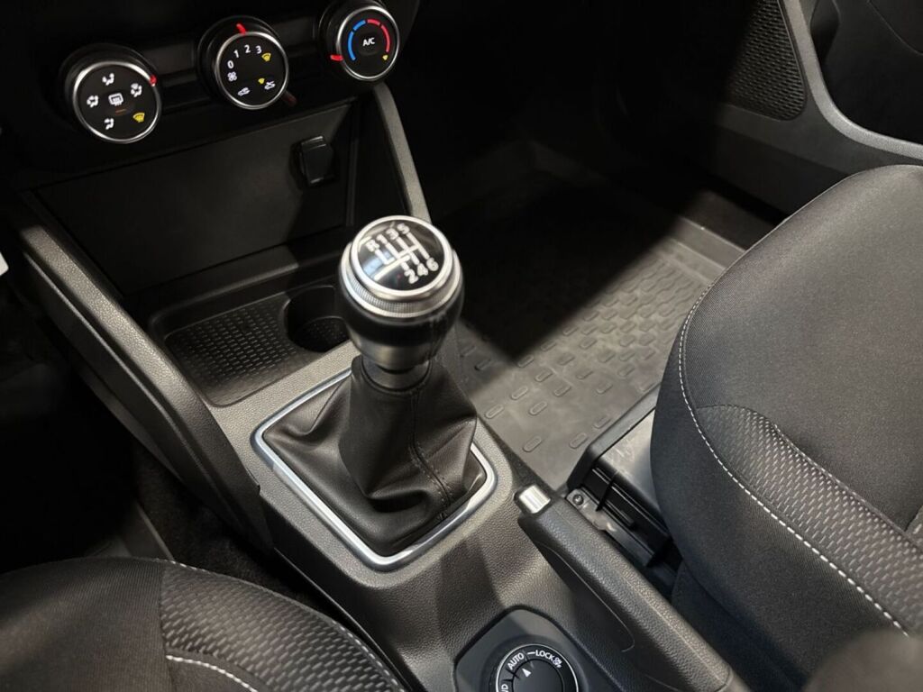 Dacia Duster 2019 Sininen