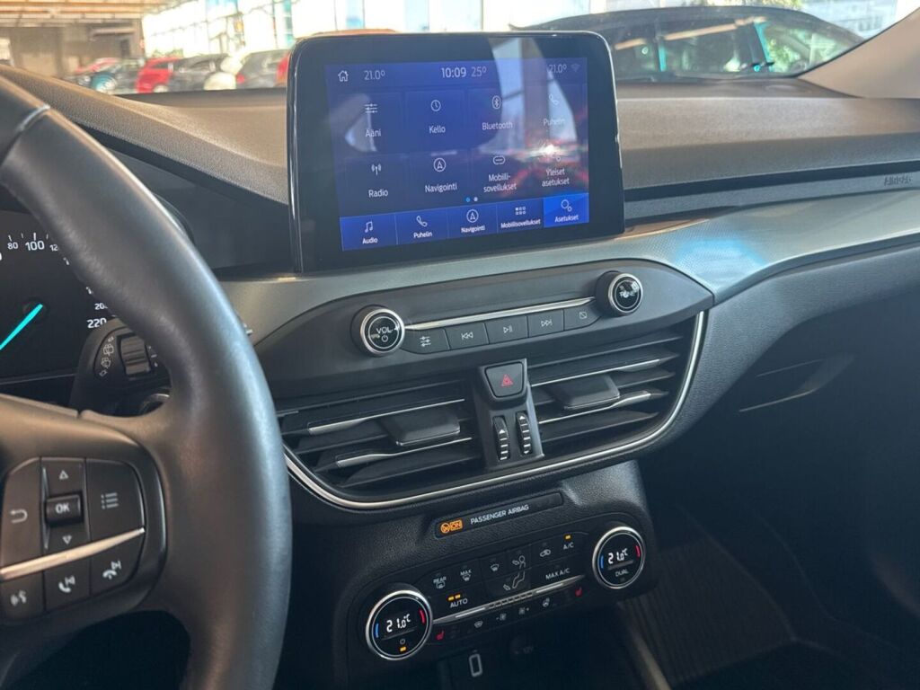Ford Focus 2020 Valkoinen