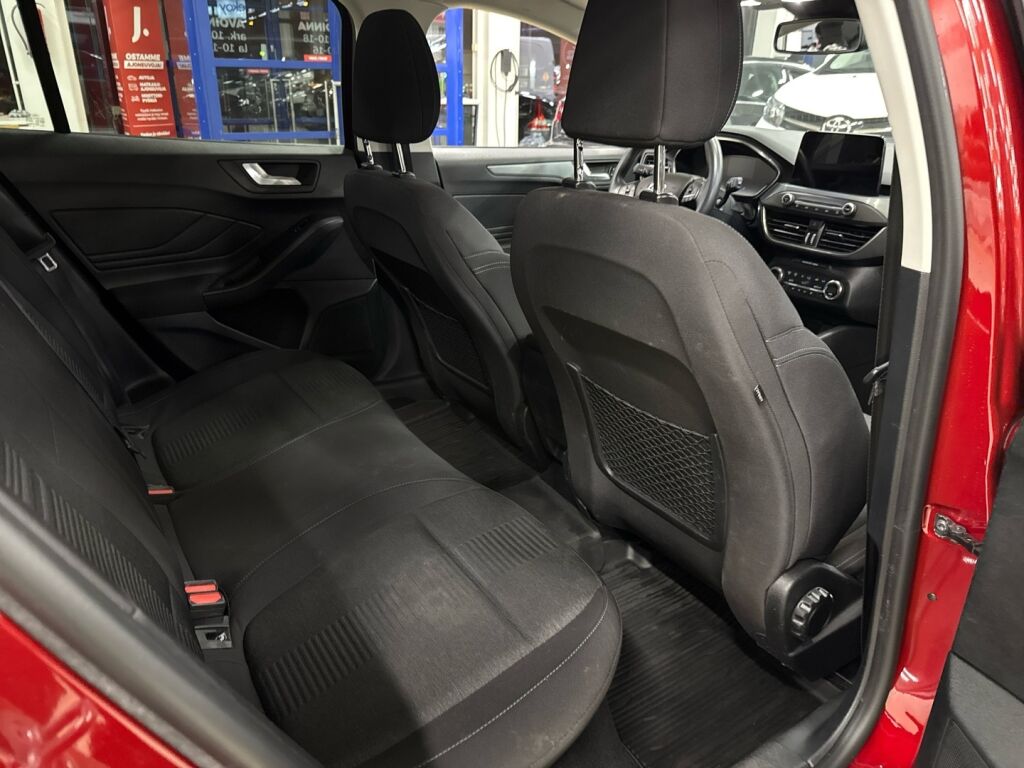 Ford Focus 2020 Punainen
