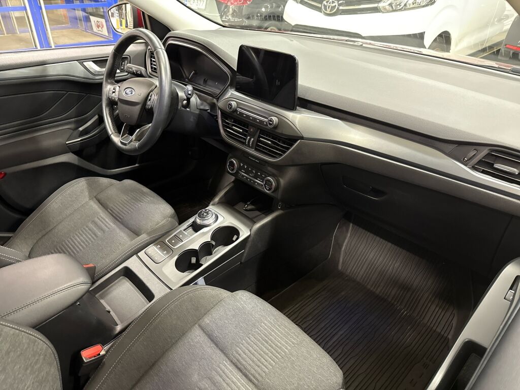 Ford Focus 2020 Punainen