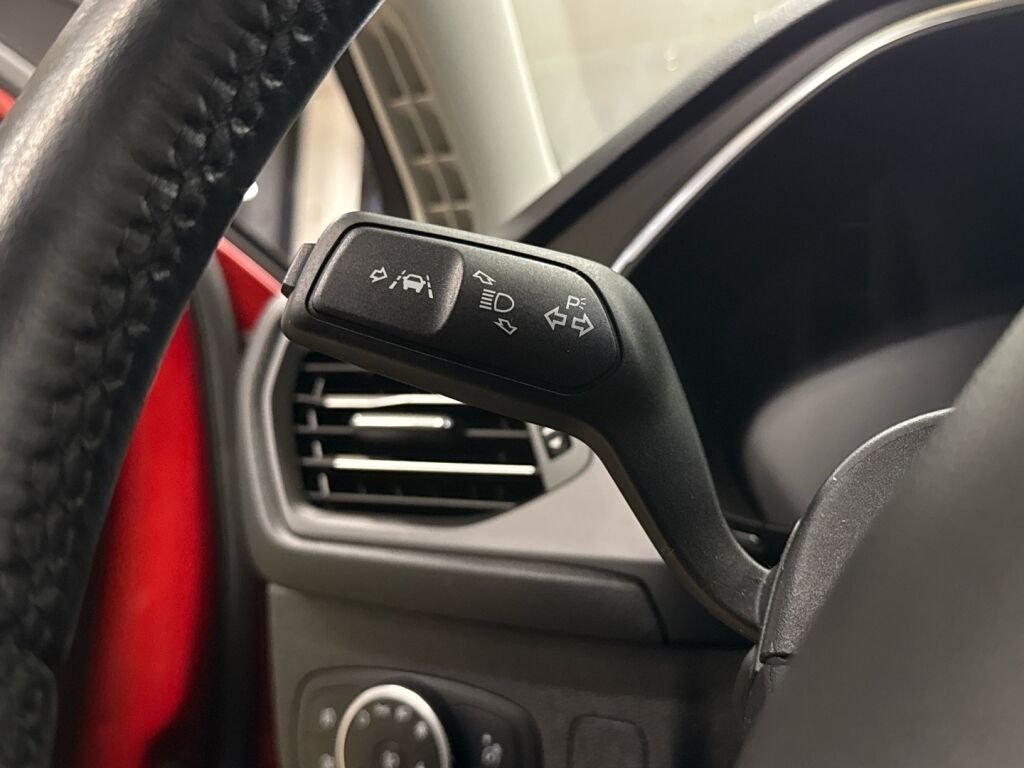 Ford Focus 2020 Punainen