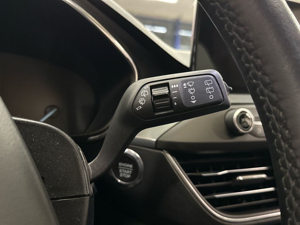 Ford Focus 2020 Punainen