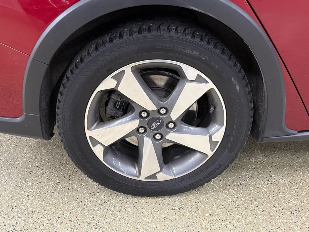 Ford Focus 2020 Punainen