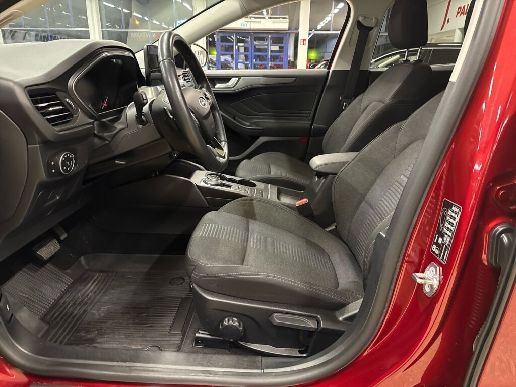 Ford Focus 2020 Punainen