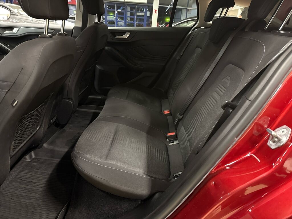 Ford Focus 2020 Punainen