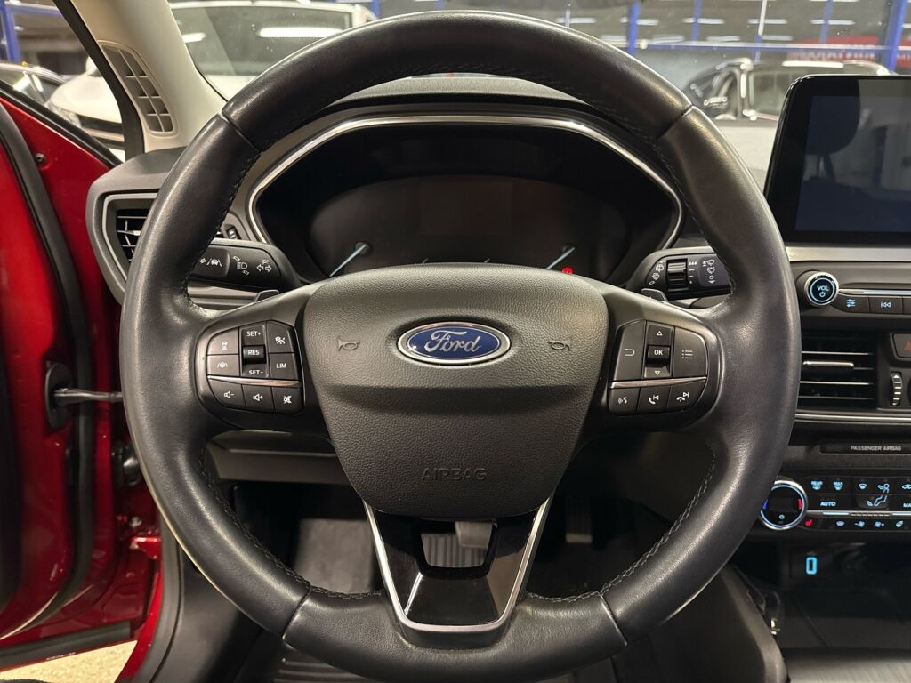 Ford Focus 2020 Punainen