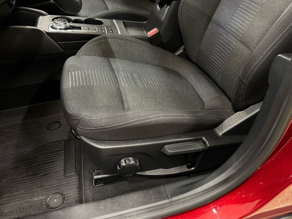 Ford Focus 2020 Punainen