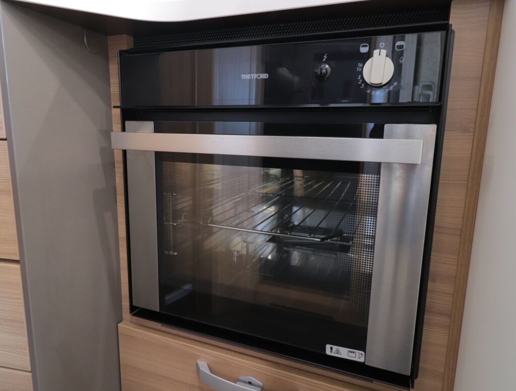 Adria MATRIX SUPREME 670 SC ALDE 2020 Harmaa