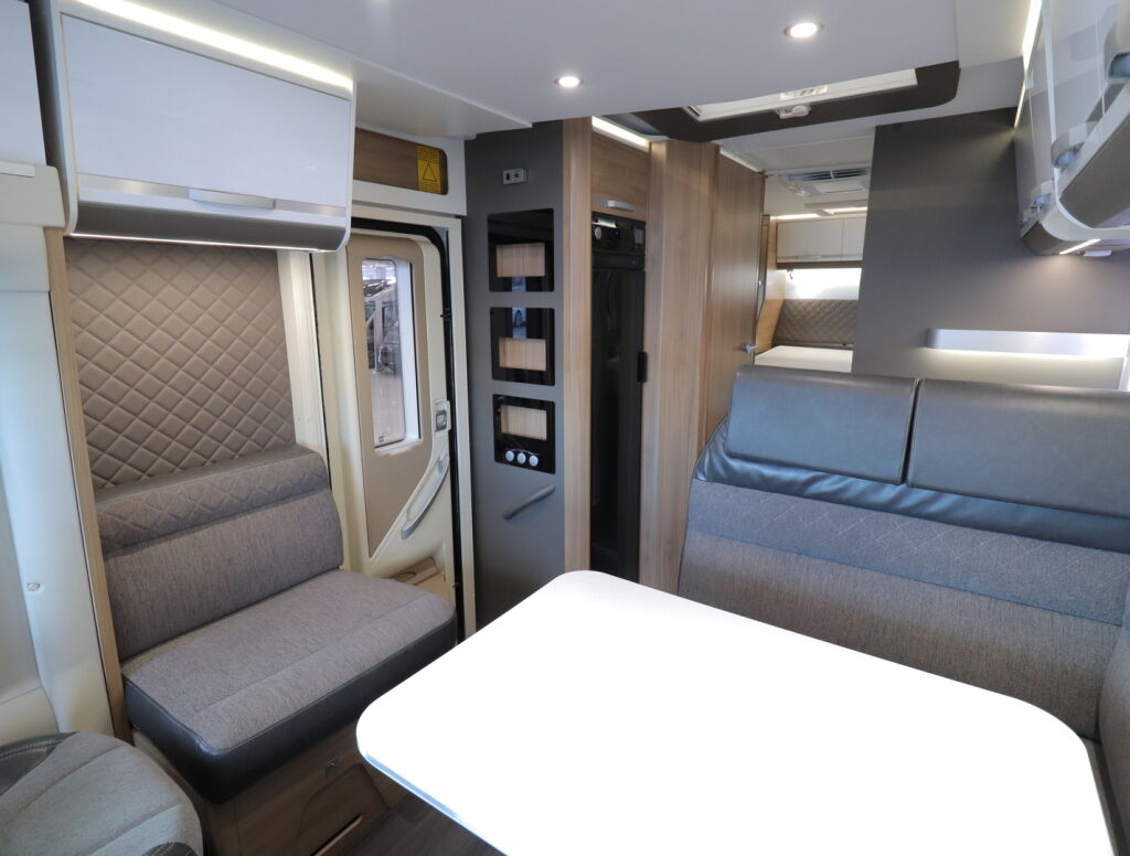 Adria MATRIX SUPREME 670 SC ALDE 2020 Harmaa